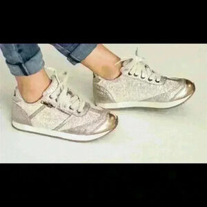 Joyfolie Champagne Ari Sneakers Size 6 new